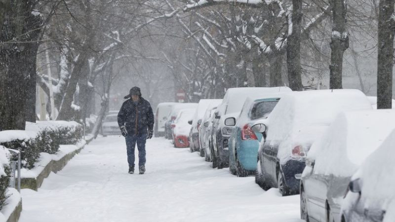 Хиляди останаха без ток в Румъния заради снежните бури, има и загинали
